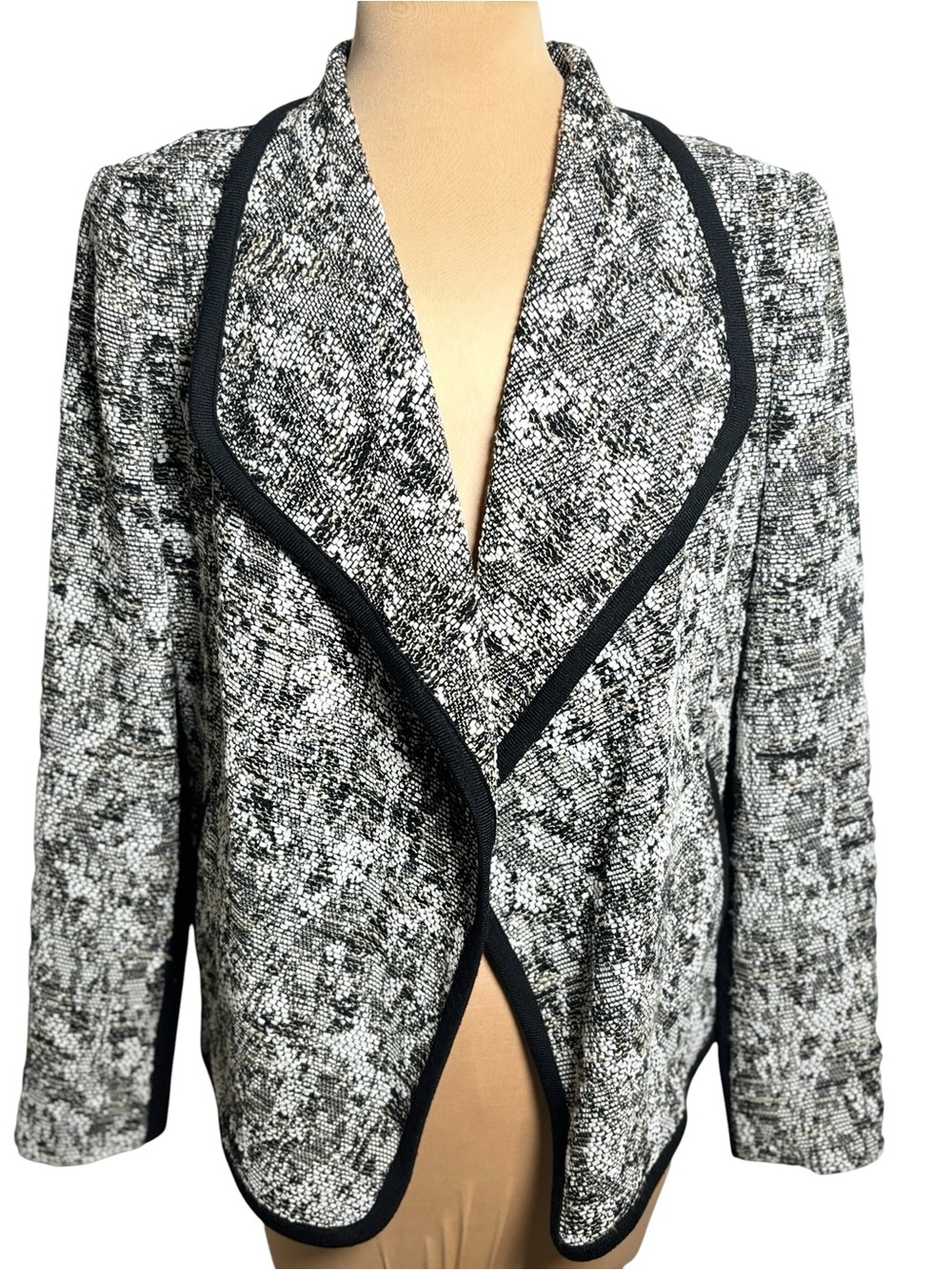 Vince Bouclé Knit Open Front Jacket Black White Shawl Collar Cotton Blend Sz. 10